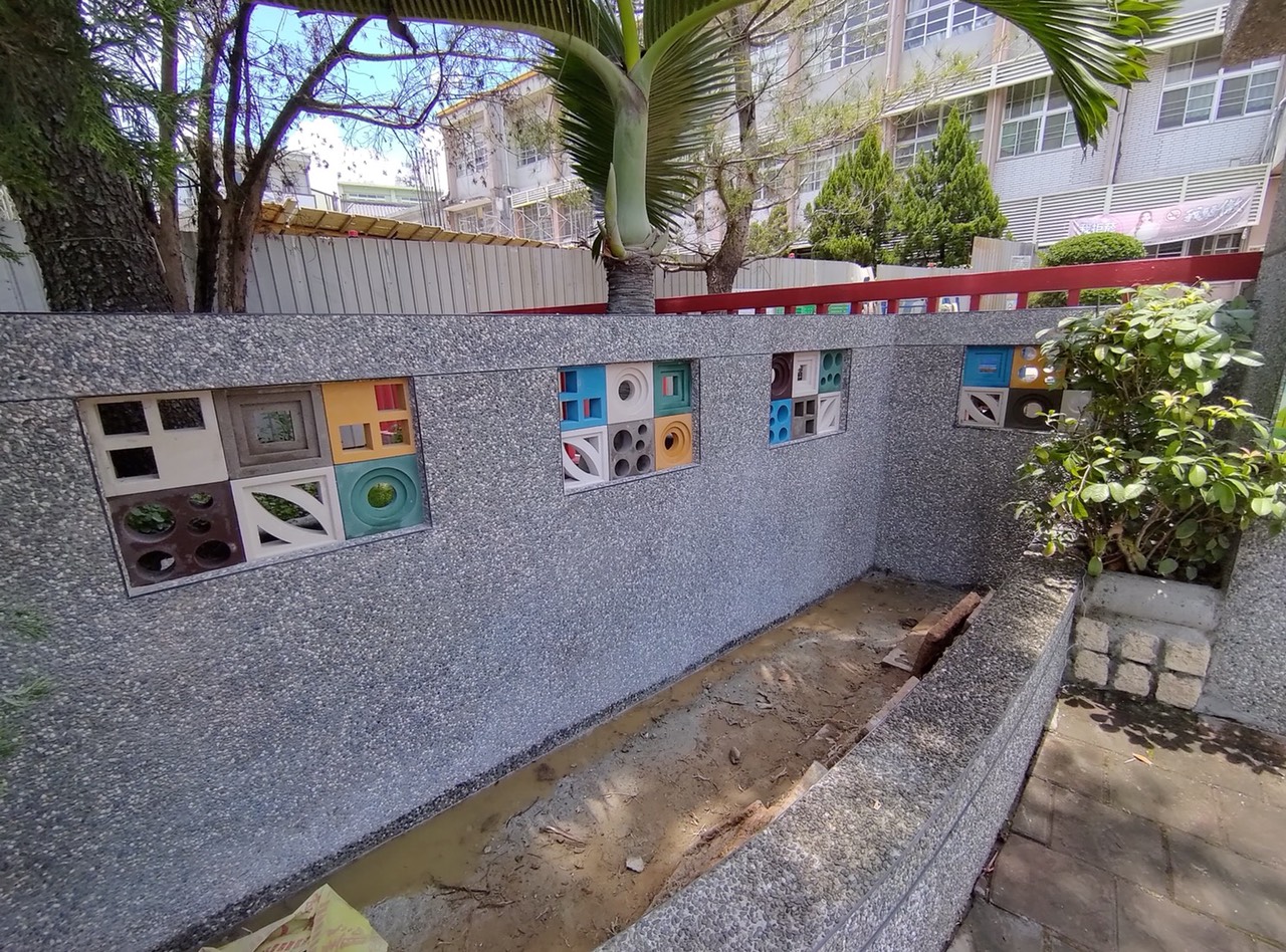 Gạch hoa gió đẹp trang trí nội thất và ngoại thất 22 z2538367748867 3b224432e5d5c949325363728f665ac6