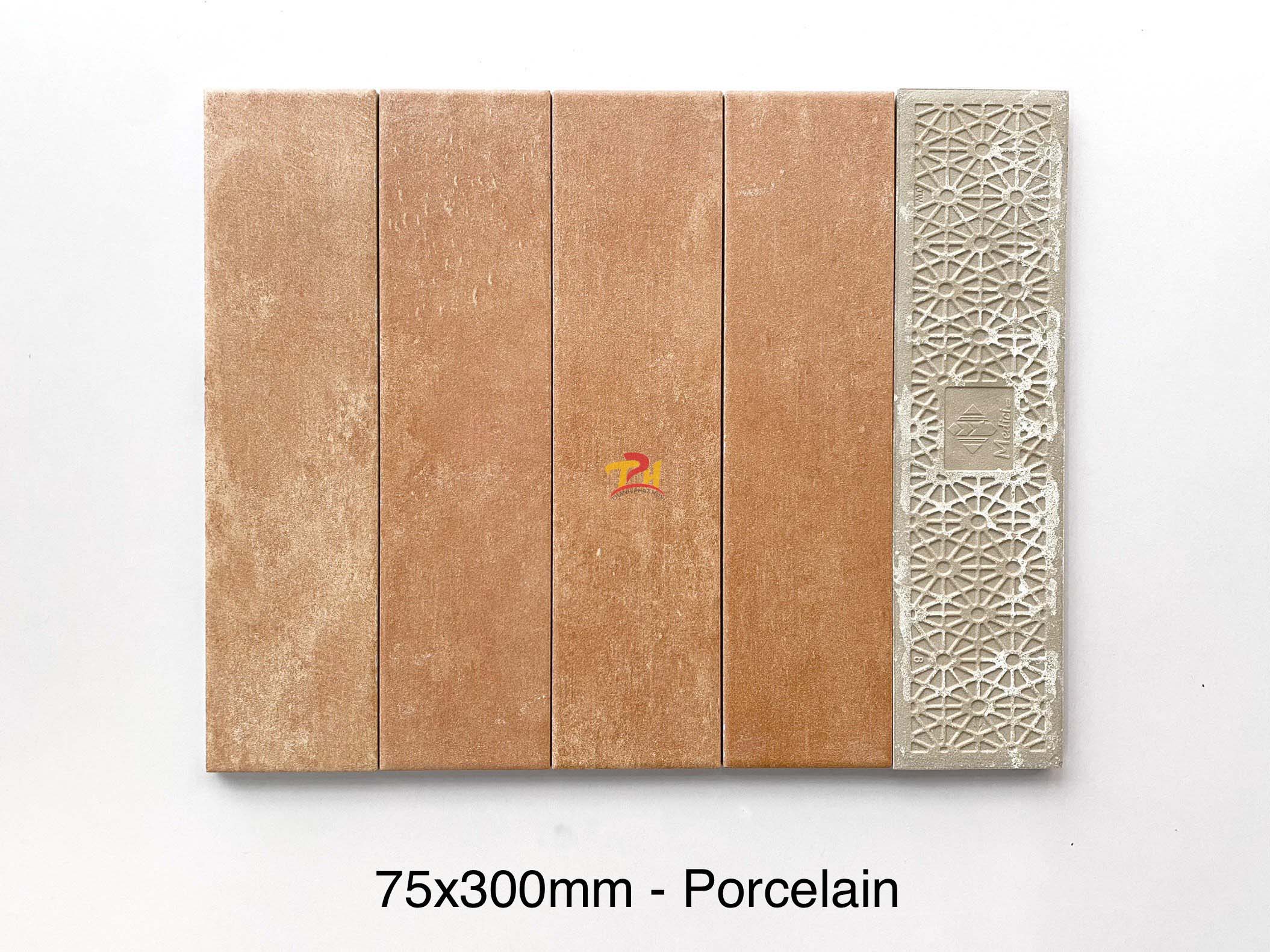 gach-the-gia-co-mau-cam-TPHM22